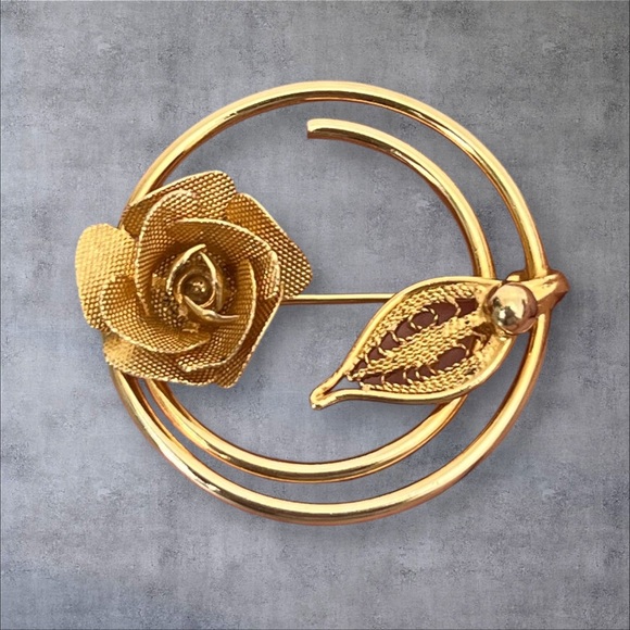 Vintage flower brooch gold tone - Picture 3 of 4